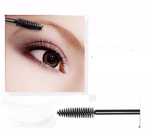 Curvacious Eyelash Brush