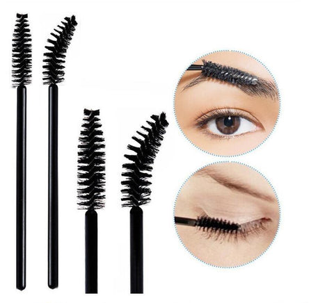 Curvacious Eyelash Brush