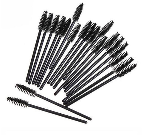 Curvacious Eyelash Brush