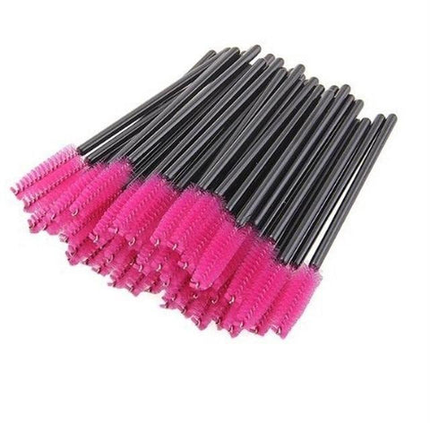 Curvacious Eyelash Brush